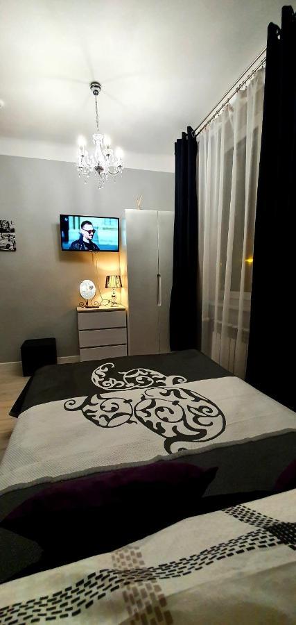 Apartamenty Sofija Deluxe Centrum เจโลนากูรา ภายนอก รูปภาพ