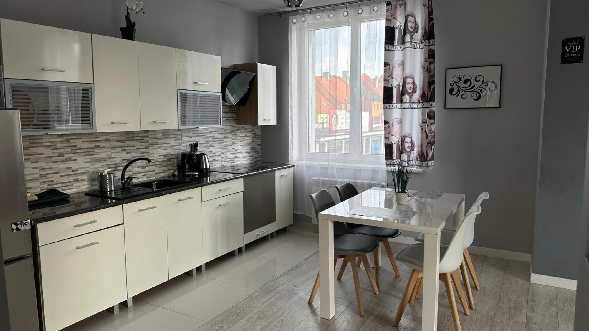 Apartamenty Sofija Deluxe Centrum เจโลนากูรา ภายนอก รูปภาพ